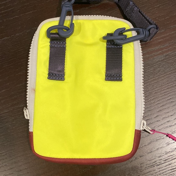 Lululemon crossbody bag - Picture 3 of 6